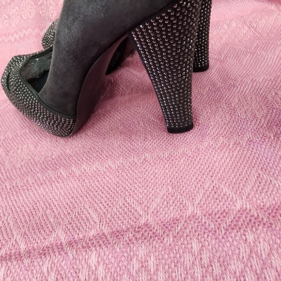 Stuart Weitzman Charcoal Peep Toe Jeweled …size 7.5 - Picture 7 of 16